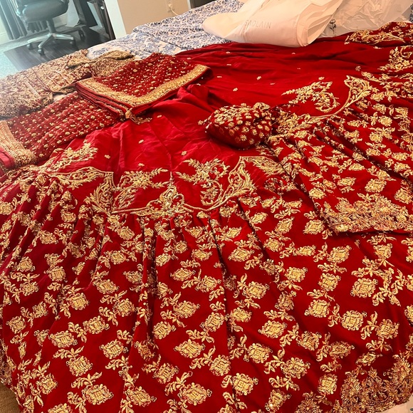 A gorgeous & Royal Embellished Bridal Outfit by Designer Faiza Saqlain - Picture 6 of 14